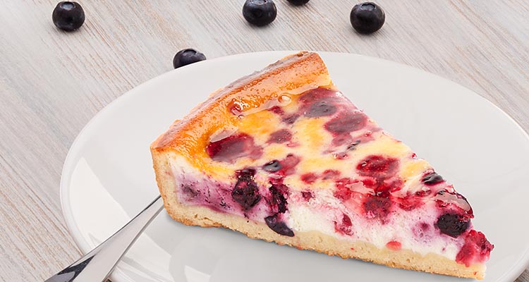 PAY DE QUESO COTTAGE CON FRUTOS DEL BOSQUE